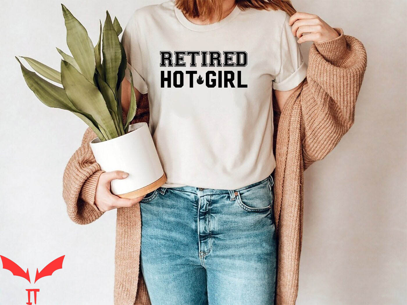 Retired Hot Girl T-Shirt Happy Retirement Funny Tee Shirt