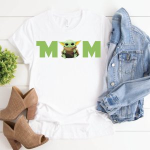 Star Wars Mom T-Shirt Baby Yoda Mom Disneyland Trendy Shirt