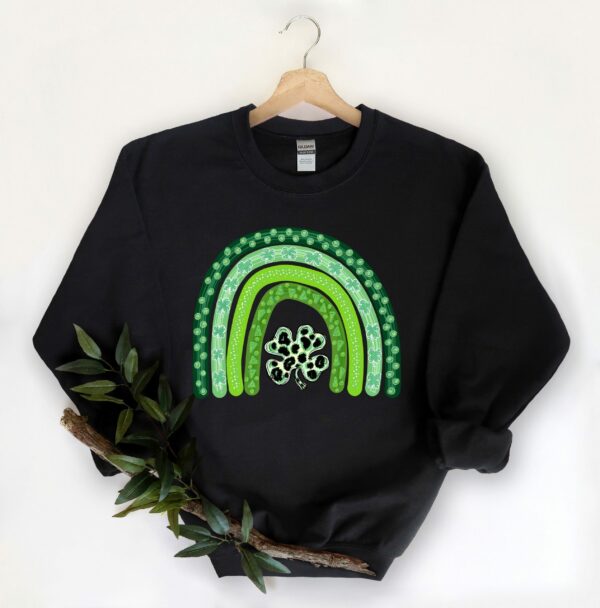 Shamrock Leopard Rainbow St Patrick’s Day T-Shirt