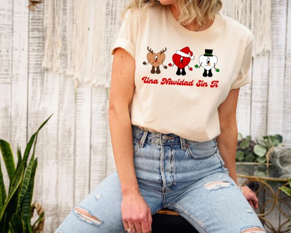 Una Navidad Sin Ti Christmas Bad Bunny Sweatshirt Tee