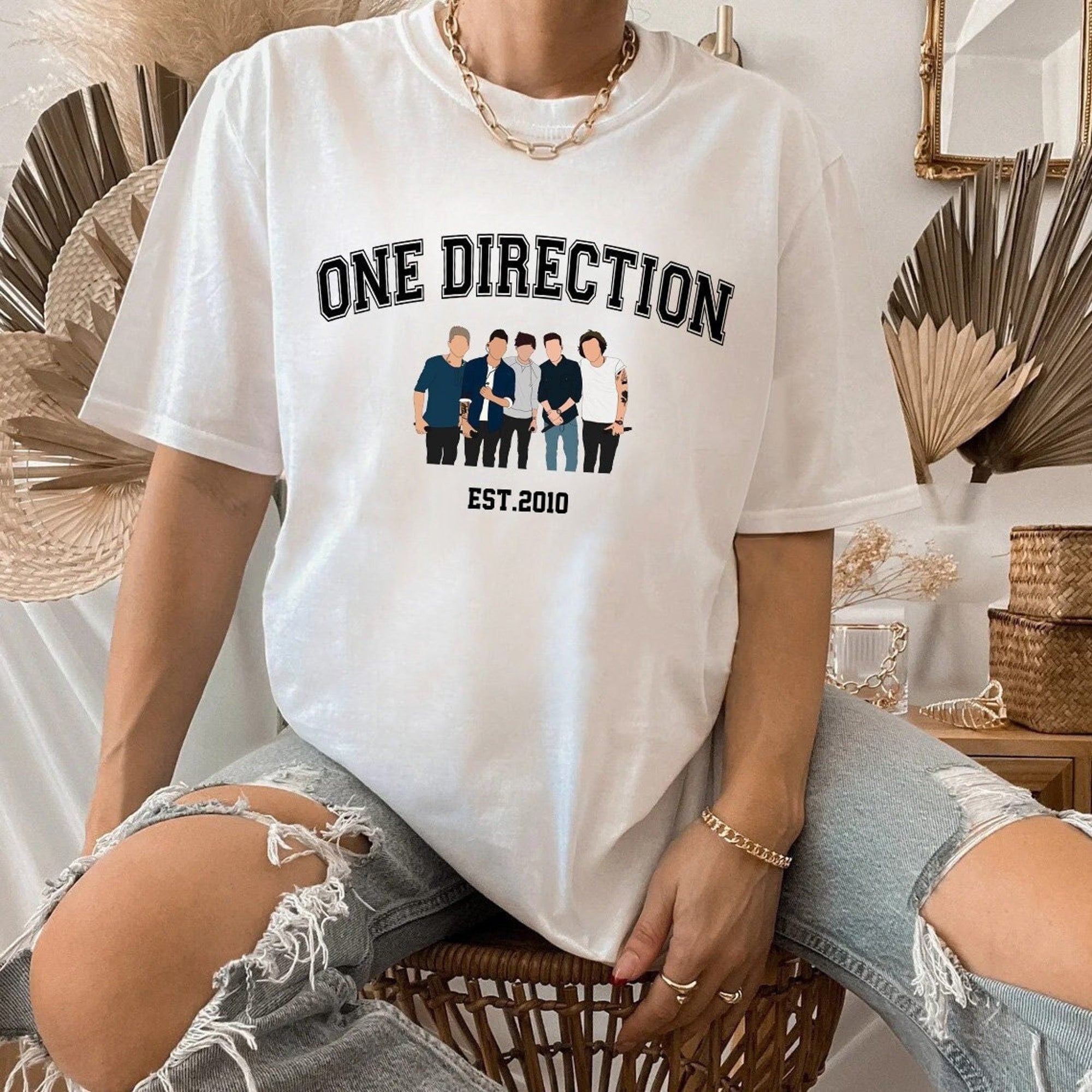 Vintage One Direction Since 2010 T-Shirt Vintage One Direction Since 2010 T-Shirt