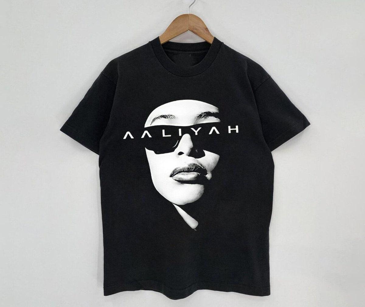 Aaliyah Face Minimal Black White Unisex T-shirt - Apparel, Mug, Home Decor - Perfect Gift For Everyone Aaliyah Face Minimal Black White Unisex T-shirt - Apparel, Mug, Home Decor - Perfect Gift For Everyone