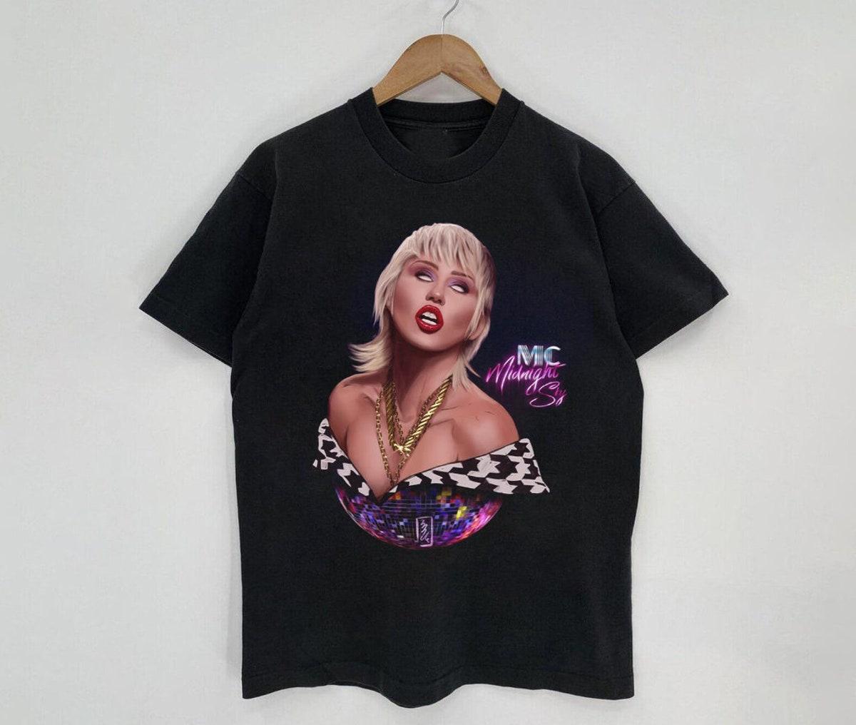 Midnight Sky Miley Cyrus Vintage Graphic T-shirt - Apparel, Mug, Home Decor - Perfect Gift For Everyone Midnight Sky Miley Cyrus Vintage Graphic T-shirt - Apparel, Mug, Home Decor - Perfect Gift For Everyone
