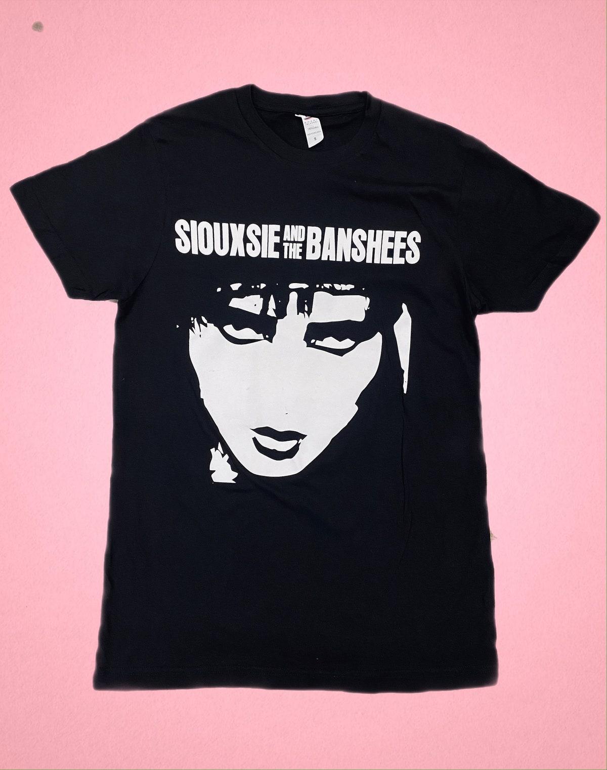 Siouxsie And The Banshees Siouxsie Sioux Retro T-shirt Gifts For Fans - Apparel, Mug, Home Decor - Perfect Gift For Everyone Siouxsie And The Banshees Siouxsie Sioux Retro T-shirt Gifts For Fans - Apparel, Mug, Home Decor - Perfect Gift For Everyone
