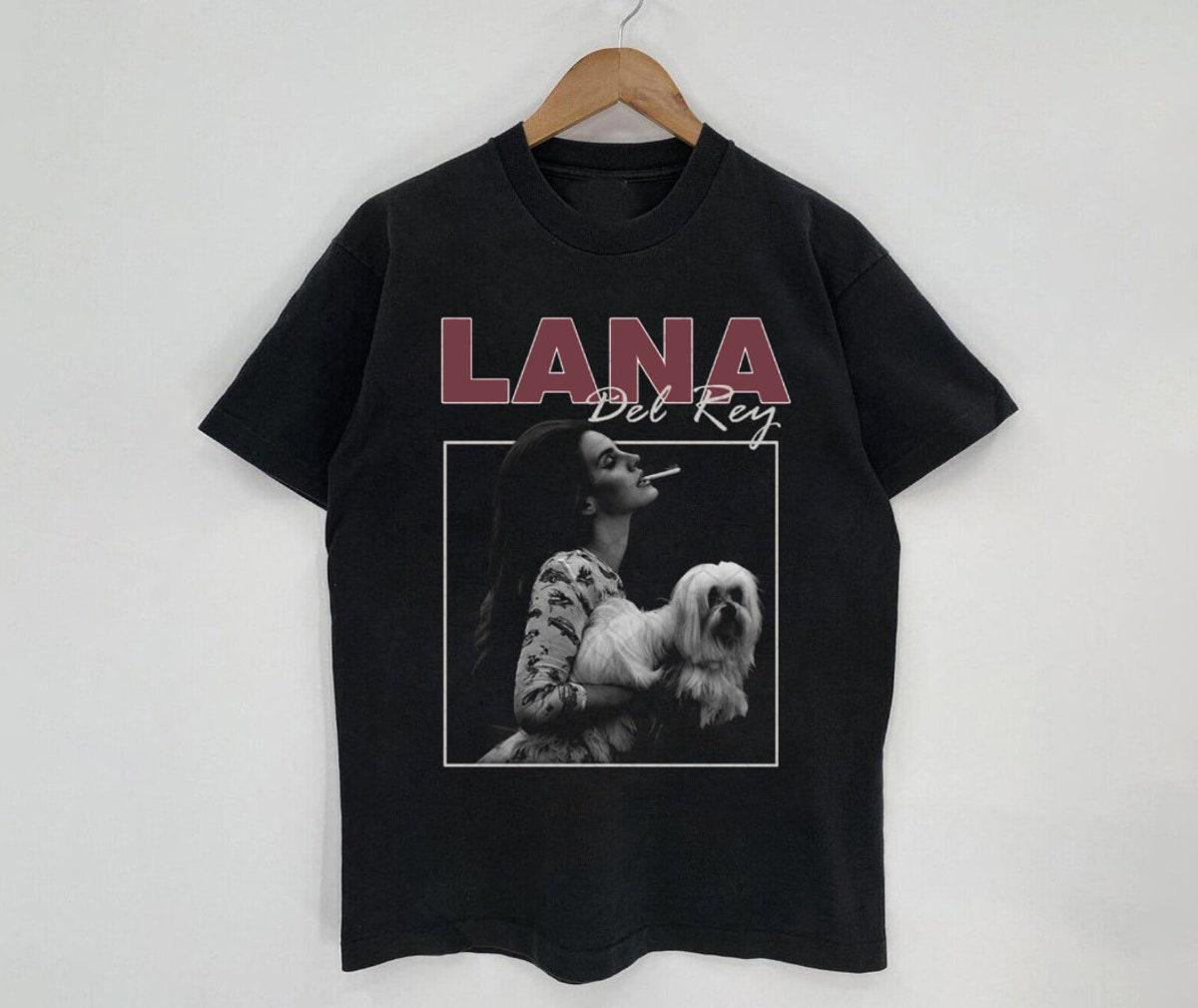 Vintage Lana Del Rey And Dog Graphic Shirt - Apparel, Mug, Home Decor - Perfect Gift For Everyone Vintage Lana Del Rey And Dog Graphic Shirt - Apparel, Mug, Home Decor - Perfect Gift For Everyone