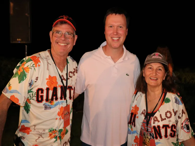 Say Aloha To Your New Favorite Shirt: An In-Depth Review Of The Giants Hawaiian Shirt 5 giants hawaiian shirt