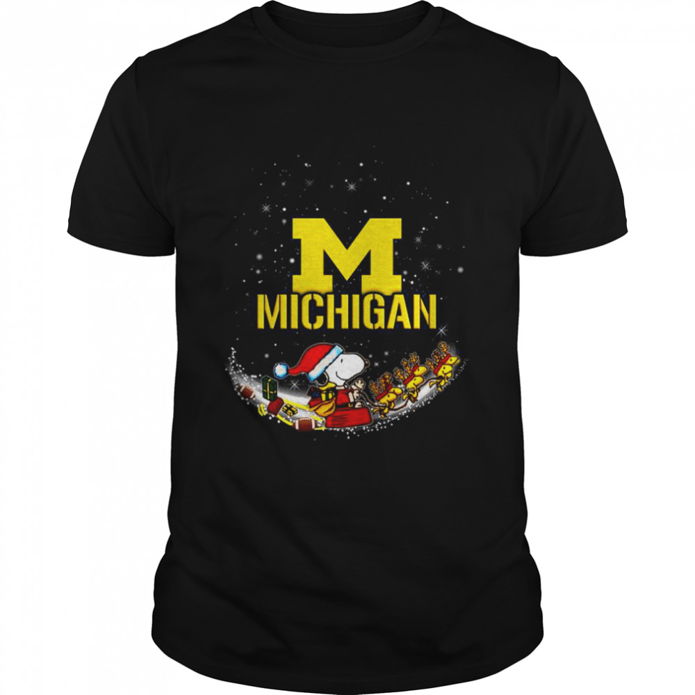 Santa Snoopy and Woodstock Michigan Wolverines 2021 Christmas tshirt Santa Snoopy and Woodstock Michigan Wolverines 2021 Christmas tshirt