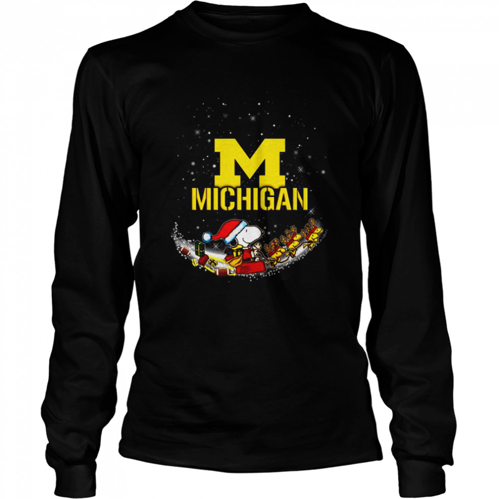 Santa Snoopy and Woodstock Michigan Wolverines 2021 Christmas tshirt Santa Snoopy and Woodstock Michigan Wolverines 2021 Christmas tshirt