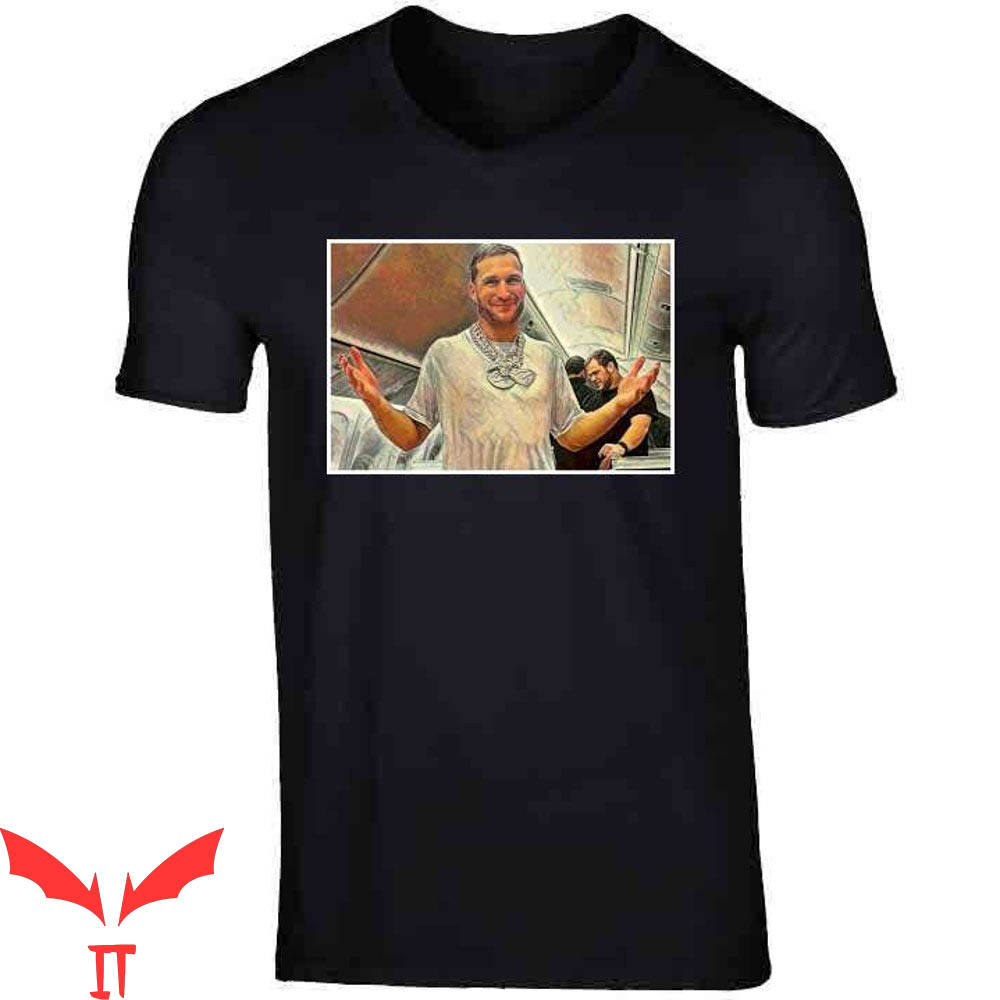 Kirk Cousins T-Shirt Wearing Chains Football Mn Vikings Kirk Cousins T-Shirt Wearing Chains Football Mn Vikings