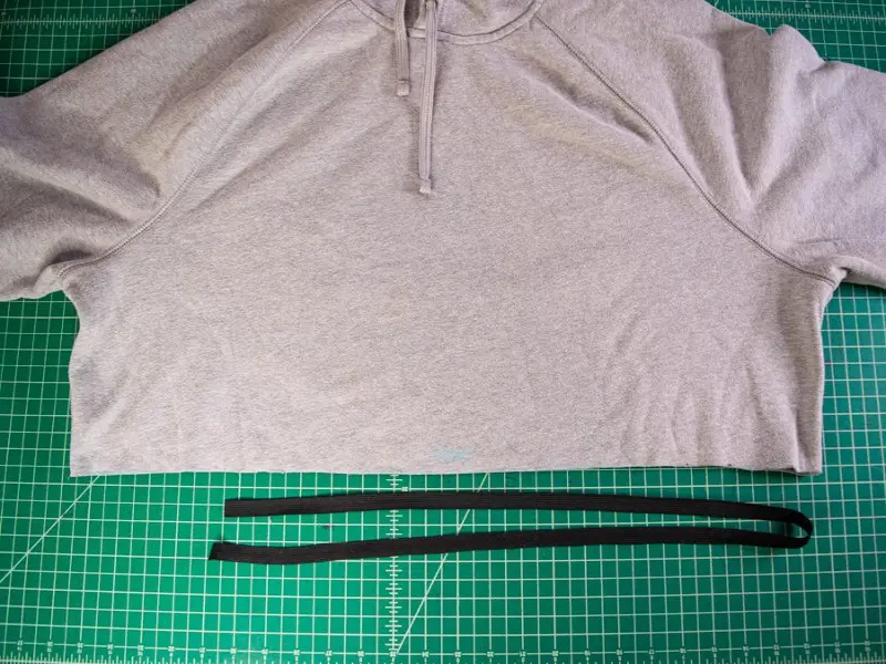 how to cut a hoodie neck