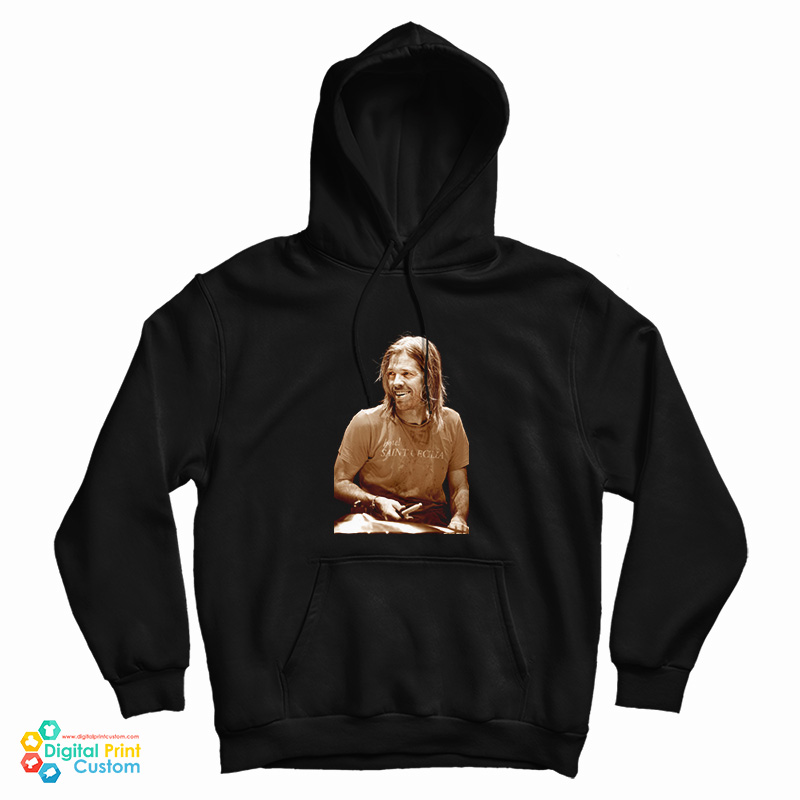 Get It Now Billie Eilish Wearing A Taylor Hawkins Hoodie Get It Now Billie Eilish Wearing A Taylor Hawkins Hoodie
