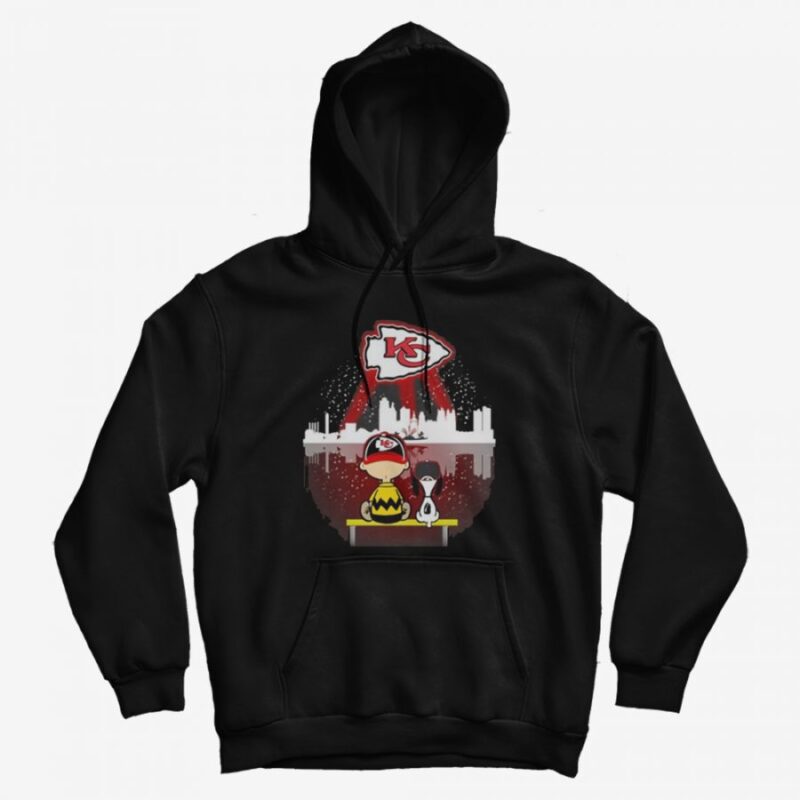 Charlie Brown and Snoopy Watching Kansas City Chiefs Hoodie Charlie Brown and Snoopy Watching Kansas City Chiefs Hoodie