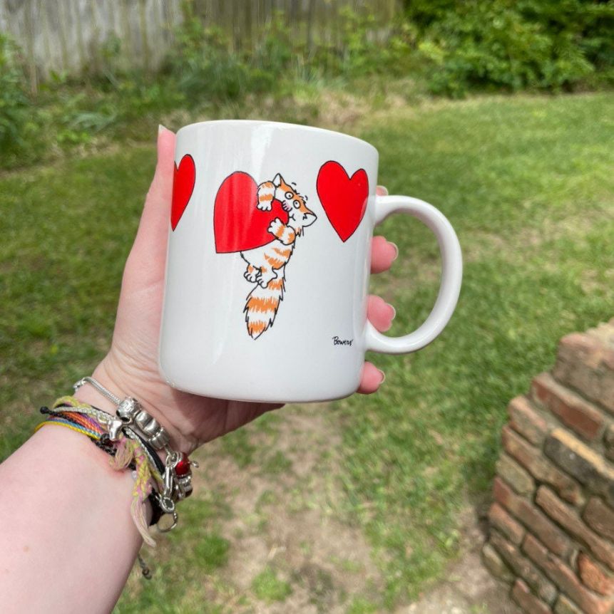 1980s Valentines Heart Cat Ceramic Coffee Cup 1980s Valentines Heart Cat Ceramic Coffee Cup