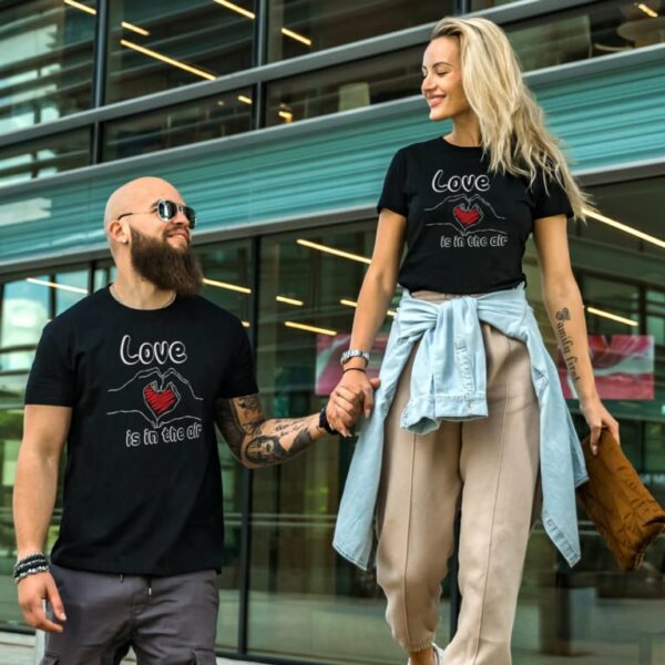 Couple t-shirts Love is in the Air