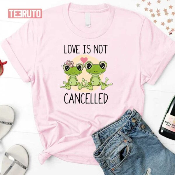Love Is Not Cancelled Toad Animal Couple Unisex Sweatshirt