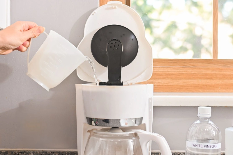 How to Clean a Classic Coffee Pot? A Step-by-Step Guide 7 How to clean a classic coffee pot?