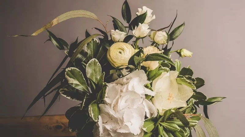 Crafting Meaningful Sympathy Messages: A Guide To Offering Comfort In Times Of Loss 4 meaningful sympathy messages