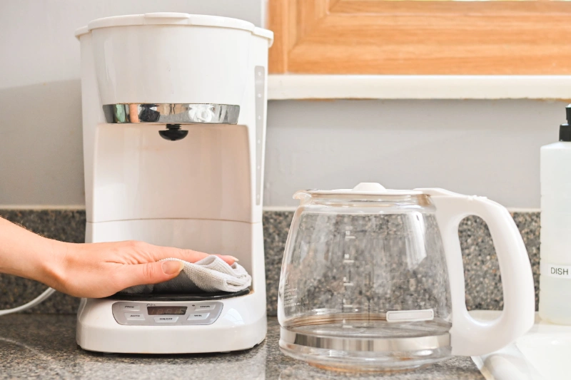 How To Clean A Coffee Carafe: Ensuring Your Brew Is Always Fresh 6 How to clean a coffee carafe?