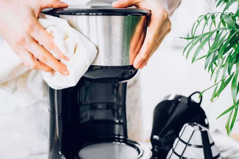 How to Clean a Classic Coffee Pot? A Step-by-Step Guide 11 How to clean a classic coffee pot?