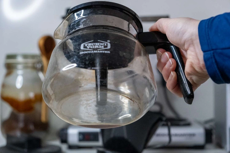 How To Clean A Coffee Carafe: Ensuring Your Brew Is Always Fresh 14 How to clean a coffee carafe?