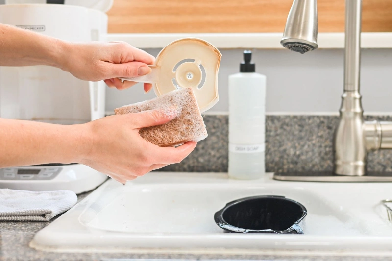 How to Clean a Classic Coffee Pot? A Step-by-Step Guide 5 How to clean a classic coffee pot?