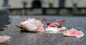 short sympathy message for loss of mother