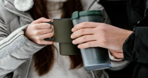 Tumbler vs travel mugs
