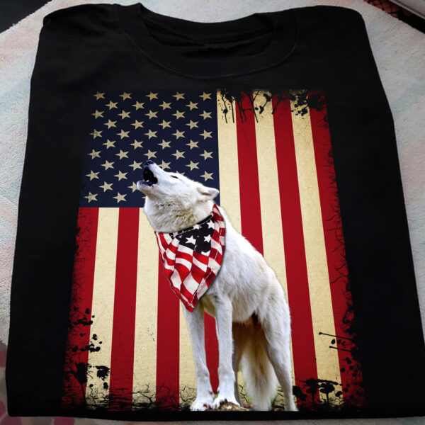 America flag – Wolf with america flag