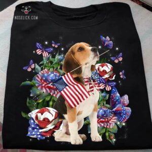 Beagle dog and butterflies – America independence day