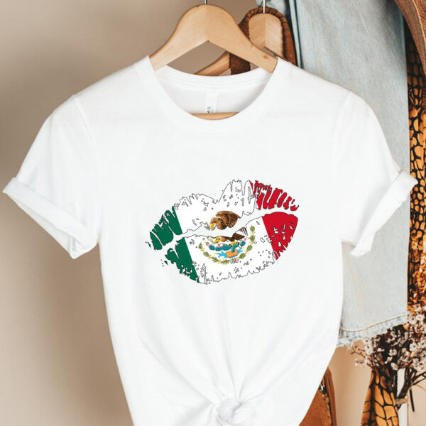 Mexico flag – Mexican woman lip