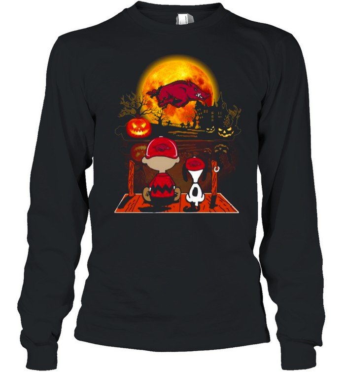 Snoopy and Charlie Brown Pumpkin Arkansas Razorbacks Halloween Moon shirt Snoopy and Charlie Brown Pumpkin Arkansas Razorbacks Halloween Moon shirt